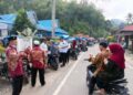 Dikepung Asap Kiriman, Pemerintah Panyabungan Timur Bagi-bagi Masker