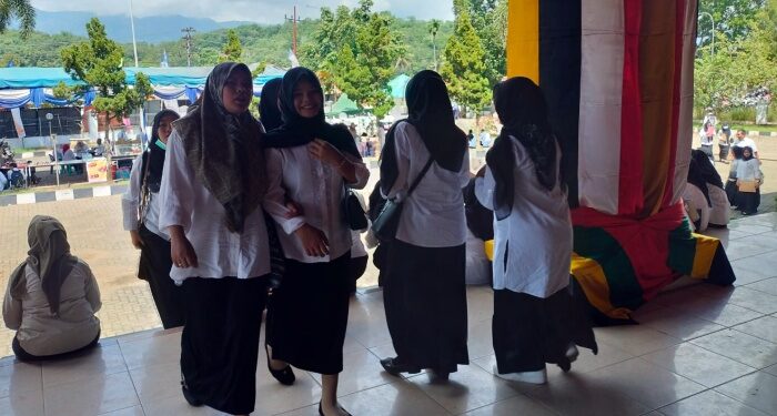 Ribuan Pencari Kerja Menjemput Asa di Gedung Amru Daulay Panyabungan