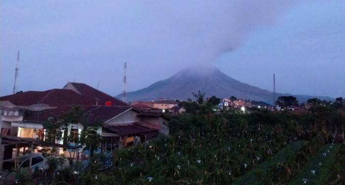 Sinabung Siaga, Pemkab Karo Evakuasi Penduduk Dua Desa