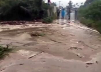 Sungai Lau Borus Meluap Diterjang Lahar Dingin Sinabung