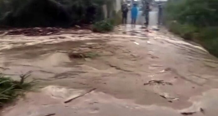 Sungai Lau Borus Meluap Diterjang Lahar Dingin Sinabung