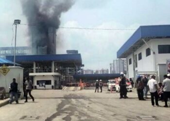 Tiga Pekerja Las Tewas Usai Melompat dari Lantai 6 saat Kebakaran KEK Sei Mengkei