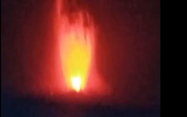 Video Penampakan Erupsi Gunung Anak Krakatau