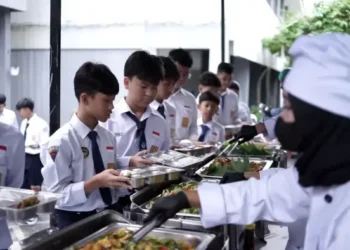 Adopsi Sistem Jepang, BGN Uji Coba MBG Skema Prasmanan di Sekolah