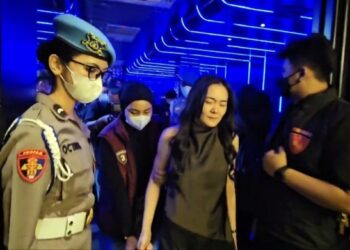 VIDEO: Detik-detik Petugas Gabungan Gerebek Sejumlah Klub Malam di Jakarta