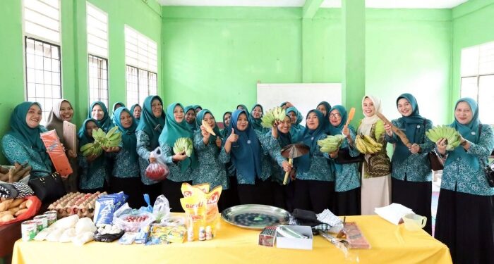 Dinsos P3A Madina Pacu Ekonomi Keluarga Lewat Dapur Sehat