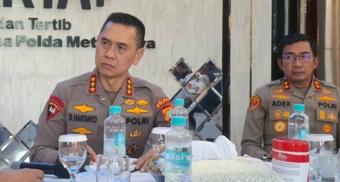 Bukti Polisi Bersama Masyarakat, Kapolda Metro Jaya Obral Nomor WA untuk Pengaduan Publik