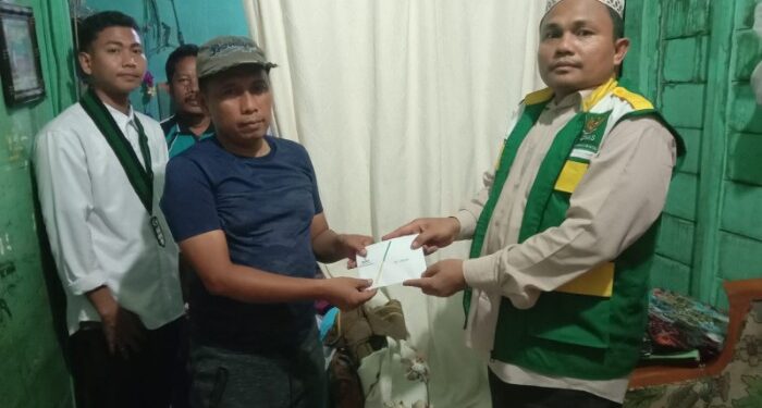 Ringankan Duka, BAZNAS Madina dan HMI MPO Bantu Korban Kebakaran di Panyabungan Tonga