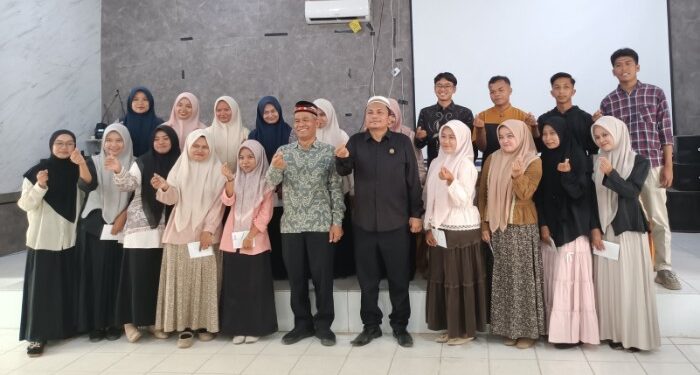 BAZNAS Madina Kucurkan Bantuan Pendidikan untuk 20 Mahasiswa STAIN