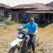 Bupati Madina Tunggangi Motor Trail Terobos Banjir, Janjikan Perbaikan Tanggul Aek Kitang