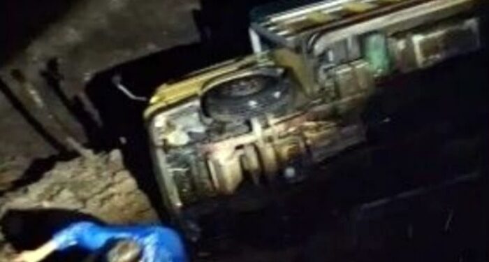Jalinsum Sipirok Lumpuh Usai Truk Terperosok di Badan Jalan Aek Sulum yang Amblas