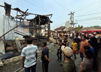 Kebakaran Hanguskan Tiga Rumah di Panyabungan Tonga Minggu Pagi