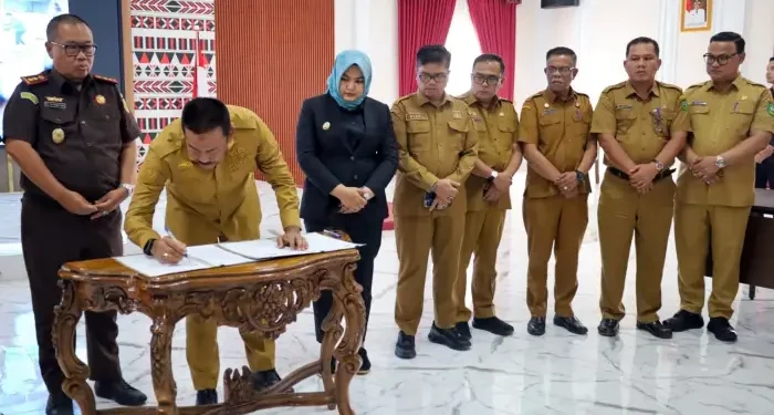 Kejari Madina ‘Banting Setir’ Jadi Benteng Hukum bagi Guru