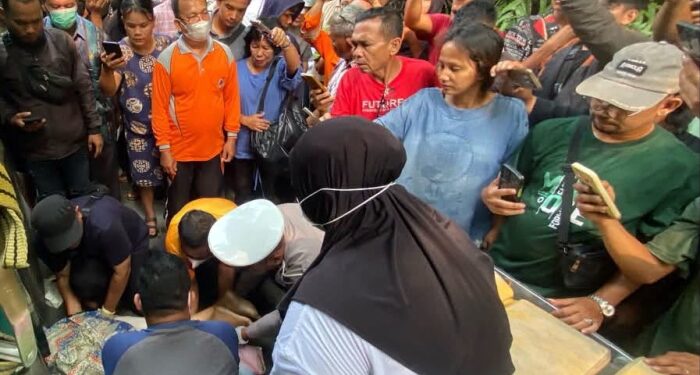 PNS Sibolga Tewas Tergilas Truk Tronton di Tapian Nauli