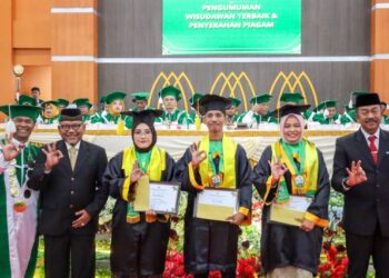 Saud Usman Beri Beasiswa S-2 untuk Tiga Lulusan Terbaik STAIN Madina
