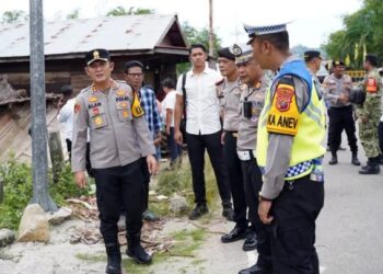 Truk Tangki Pertamina Timpa Rumah di Tapteng, Enam Orang Luka-luka
