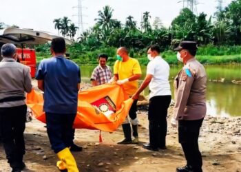Warga Huta Lombang Geger, Mayat Laki-Laki Ditemukan di Pantai Damar Mini
