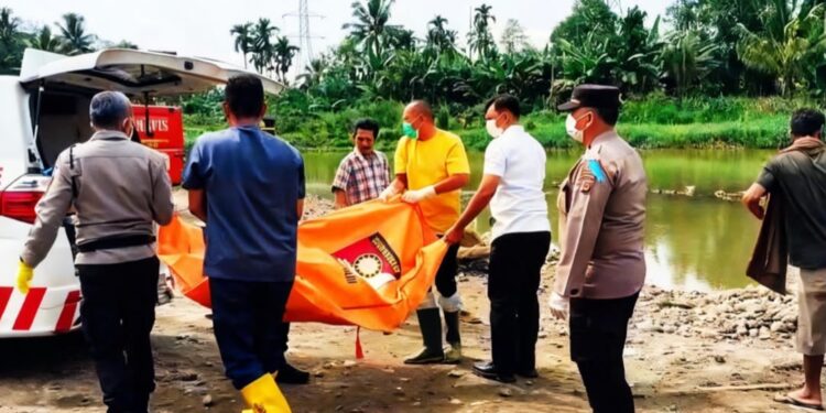 Warga Huta Lombang Geger, Mayat Laki-Laki Ditemukan di Pantai Damar Mini