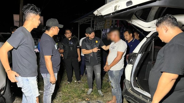 Pengejaran Dramatis, Polisi Tabrak Mobil Kurir 24 Kilogram Sabu di Langkat