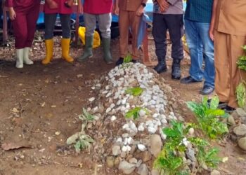 Polisi Bongkar Makam Remaja Hamil Diduga Korban Satpam di Siabu