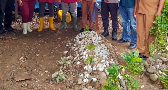 Polisi Bongkar Makam Remaja Hamil Diduga Korban Satpam di Siabu